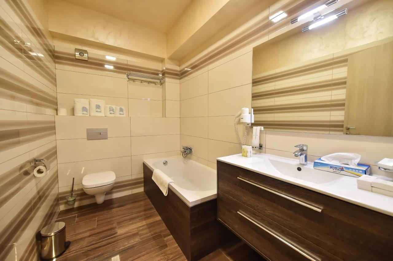 White Tower Private Apartment Beach View Mamaia Eksteriør bilde