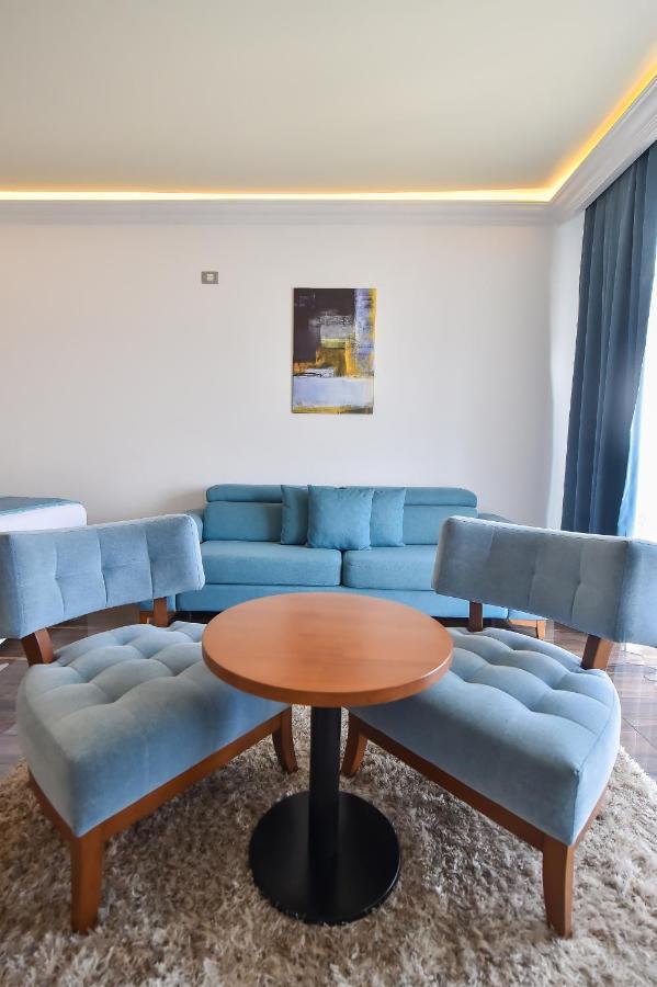 White Tower Private Apartment Beach View Mamaia Eksteriør bilde